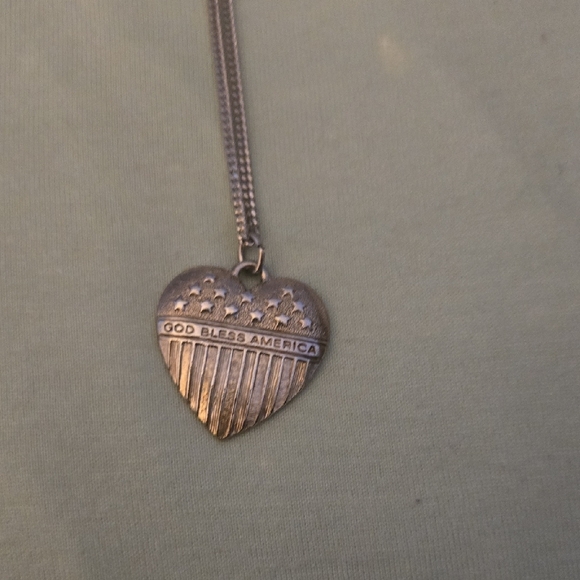 Avon Jewelry - Silver Heart Pendant Necklace
